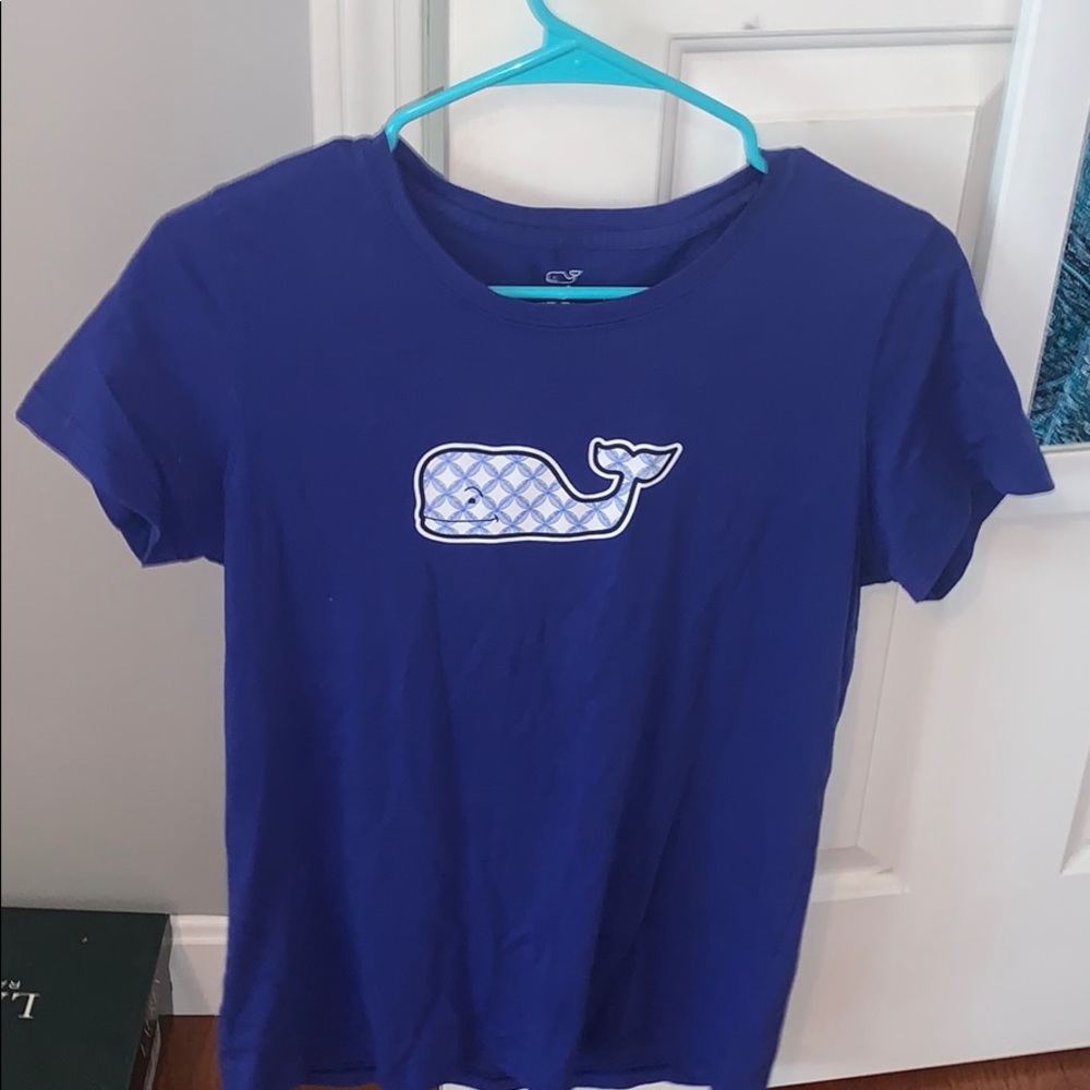 Women’s vineyard vines T-shirt!